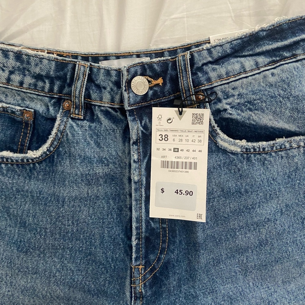 NWT Zara Straight Leg Jeans✨